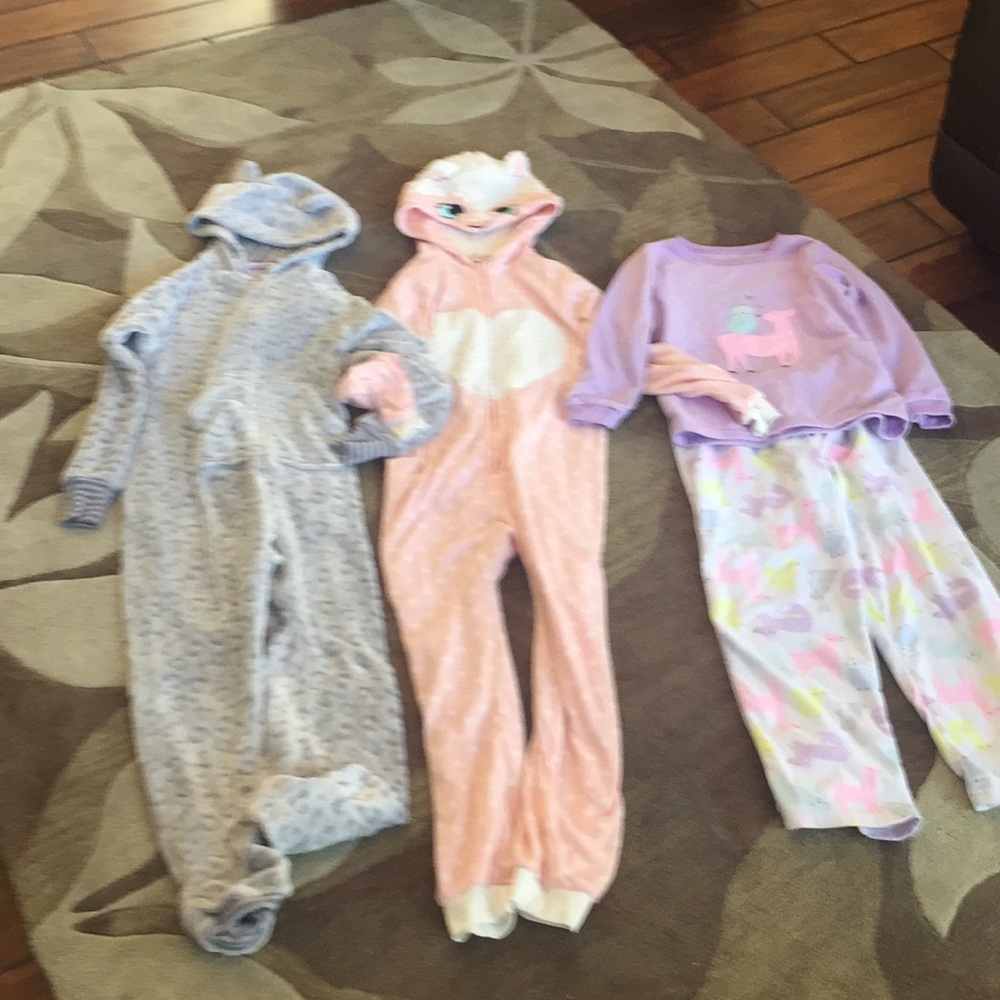 3 PJ sets. Size 8